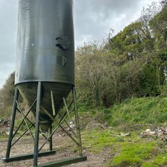 Cement silo