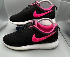 Nike Roshe One - Black\Pink Sz 38 UK 5