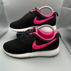 Nike Roshe One - Black\Pink Sz 38 UK 5