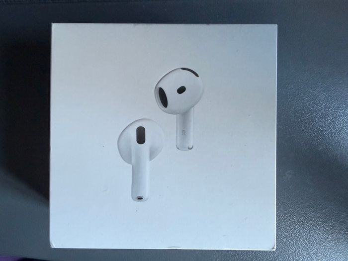 Airpods 5 (brand New)