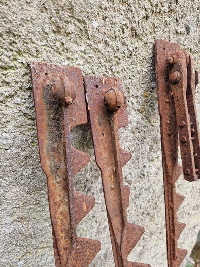 Sidebar mower blades