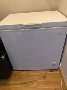 Chest freezer