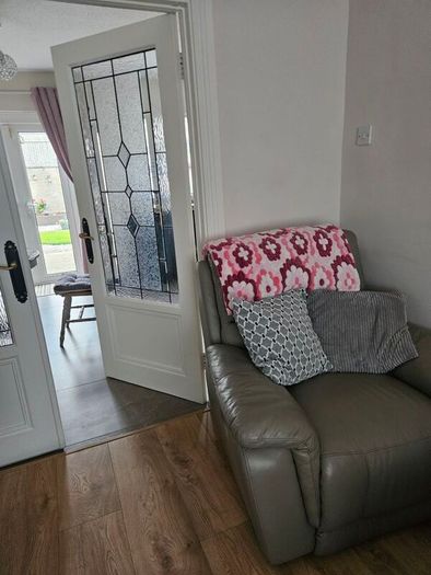 2 recliner chairs