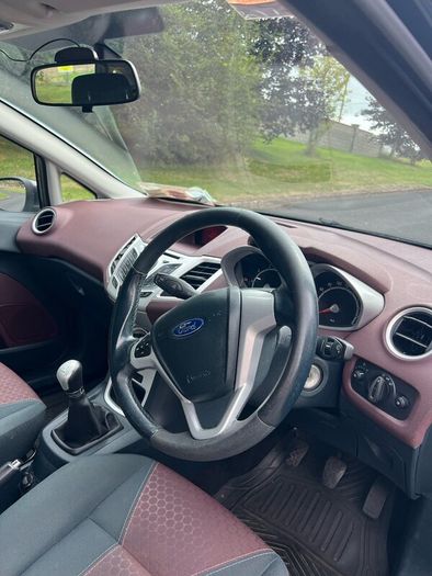 2010 1.25L Ford Fiesta Titanium BLUETOOTH