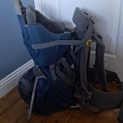 Hiking baby carrier