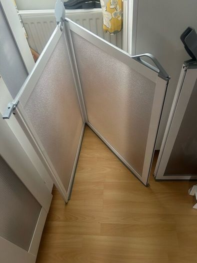 Folding shower screen, and safety grab bar