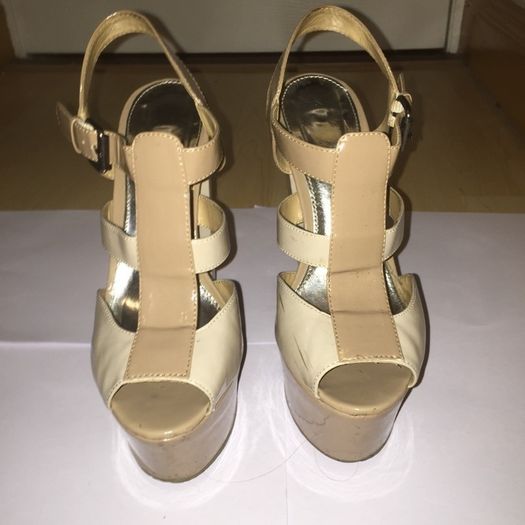 Nude Platforms