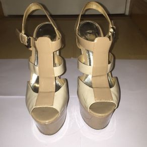 Nude Platforms