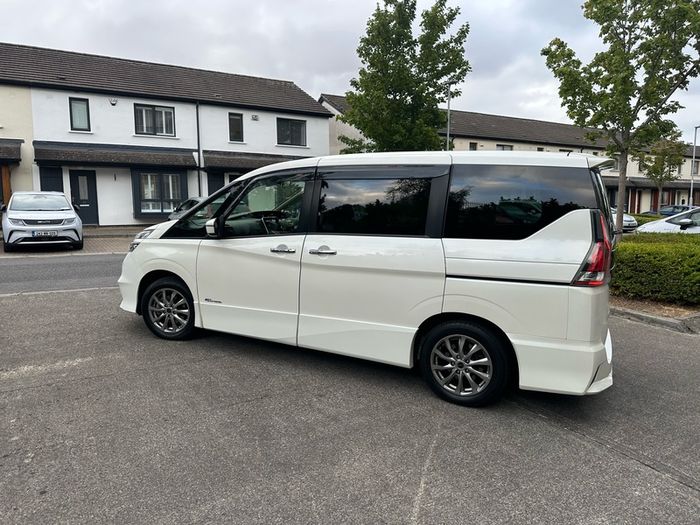 2017 Nissan Serena