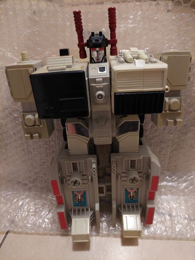 Transformer G1  Metroplex