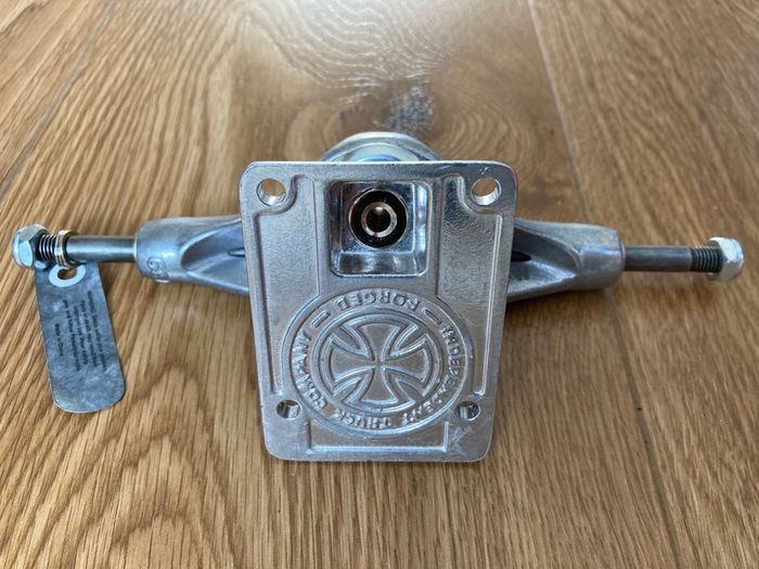 Independent Forged Hollow Light 139 8 inch Skateboard Trucks