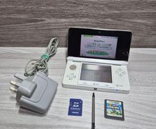 Nintendo 3DS Ice White Console With Charger Mario Game - New Battery