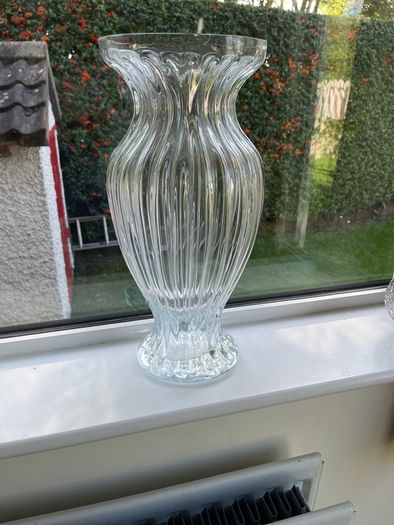 Newbridge Large Elegant 17.5" Wave Design Glass Vase as New