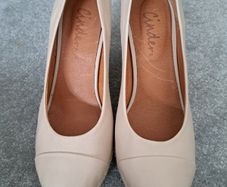 Cinders Size 38 nude wedge espadrilles