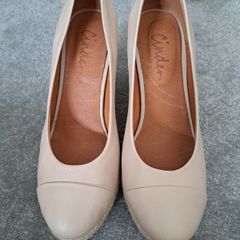 Cinders Size 38 nude wedge espadrilles