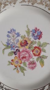 PLATE - Vintage - Tunstall - Chintz Square Floral