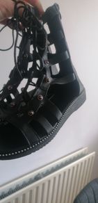 sandals gladiator style zip open at back size 6