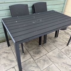 garden table and chairs