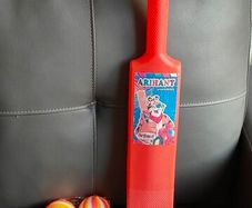 Kids Cricket Bat Set + 2 Brand New Balls