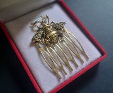 Hair Comb Bumble Bee Gold Tone Metal Cute Honey Bee Hair Accessories and Gifts