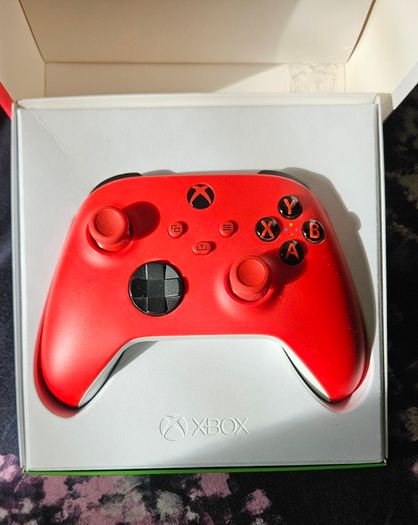 Xbox Controller - Pulse Red
