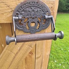 railway  cast  iron toilet  roal holder