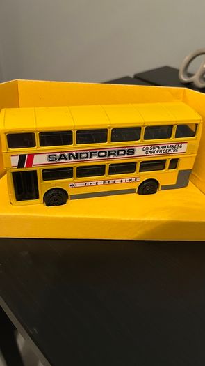 Corgi Classics C675/6 Metrobus Yorkshire Traction FastLink Model 1:64 (1)