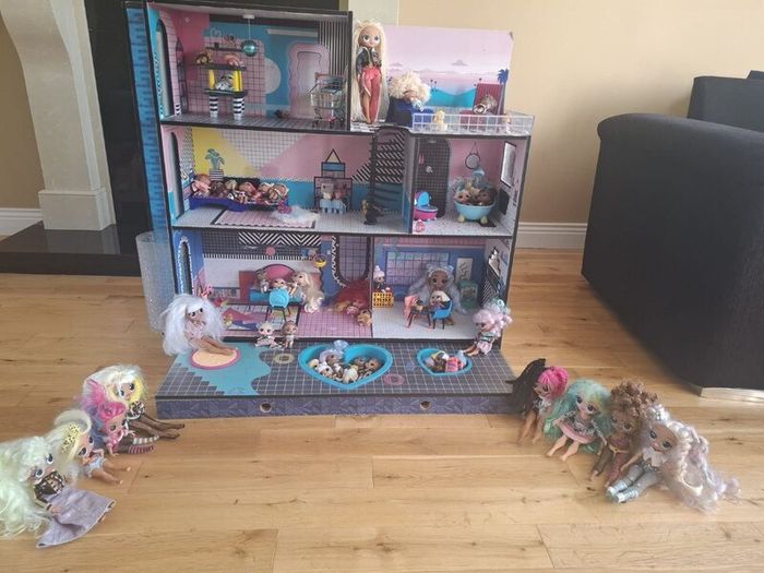 Girls LoL's and LoL house