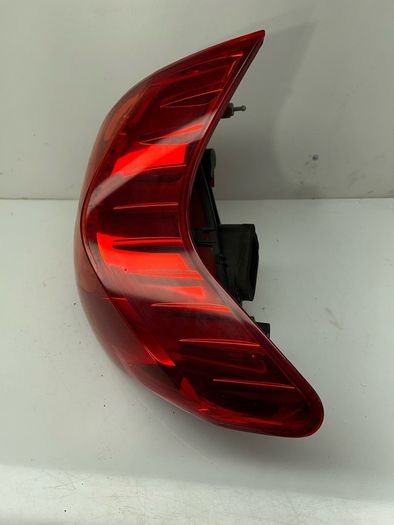 2014 Peugeot 3008 Passenger Side 26030102 Left Rear Light 9683460880 A2l16b23s