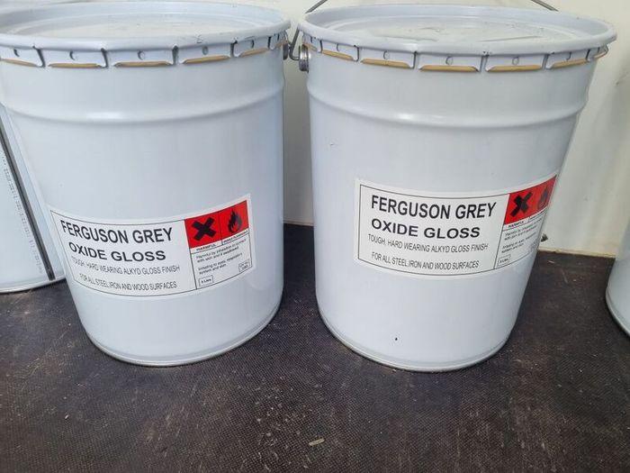 Oil based oxide paint available colours grey green black