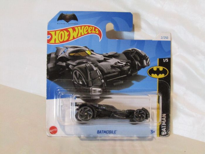 Hot Wheels Batman Vs Superman Batmobile Diecast Car Brand New Sealed