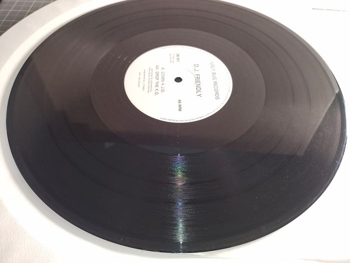 DJ Friendly - Down A J.D. + Drop the K.D. - Ugly Bug Records - Absolute QUALITY 90s Pete BONES HOUSE BANGER! Samples Subculture TV-Heaven! Debut Single on Ugly BUG!
