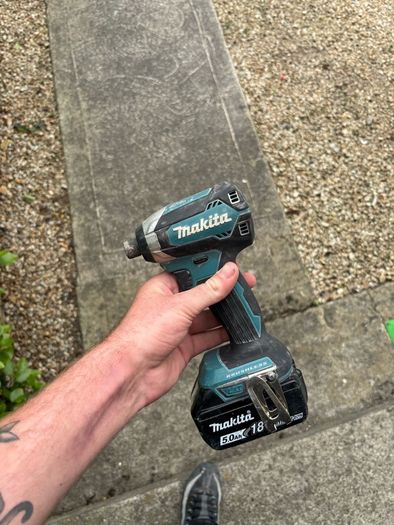 makita impacter with battery / charger
