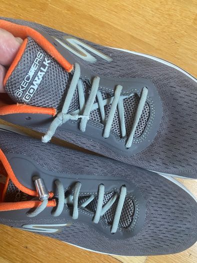 men runners Arch fit slip on