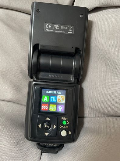 Nissin DI866 speedlite