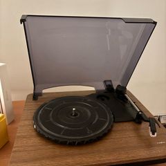 Vinyl Record Player / Turntable