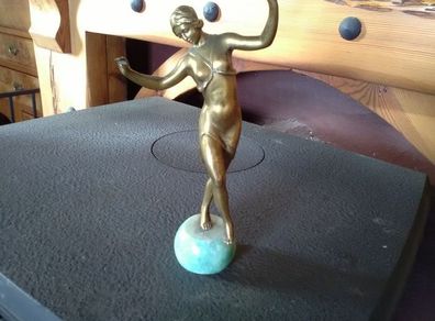 Art Deco bronze figure of lady, c 1920/1930s.