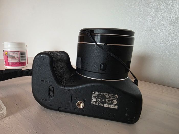 Sony Dsc-h300