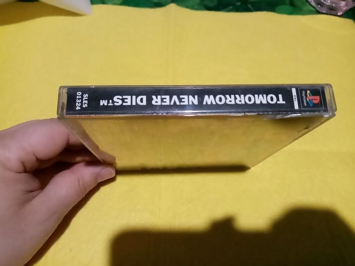 007 Tomorrow never dies PlayStation 1 Ps1 PlayStation 2 ps2 games Original