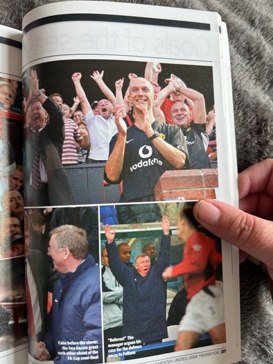 Manchester United Official Members' Yearbook 2003/04
