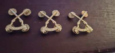 Coisite Irish Infantry collar badges