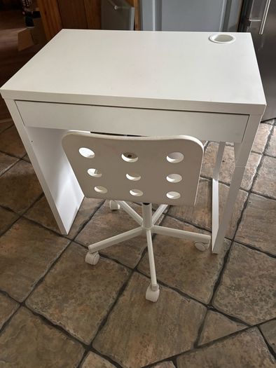 Children desk and chair