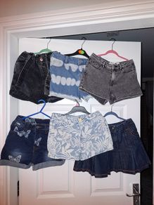 Bundle of denim shorts, size 9-11 yo