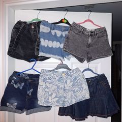 Bundle of denim shorts, size 9-11 yo