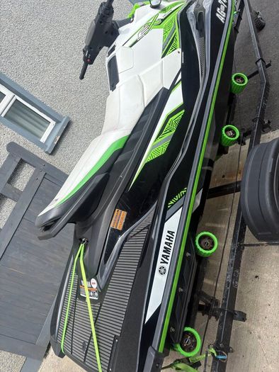 Yamaha ex deluxe jet ski
