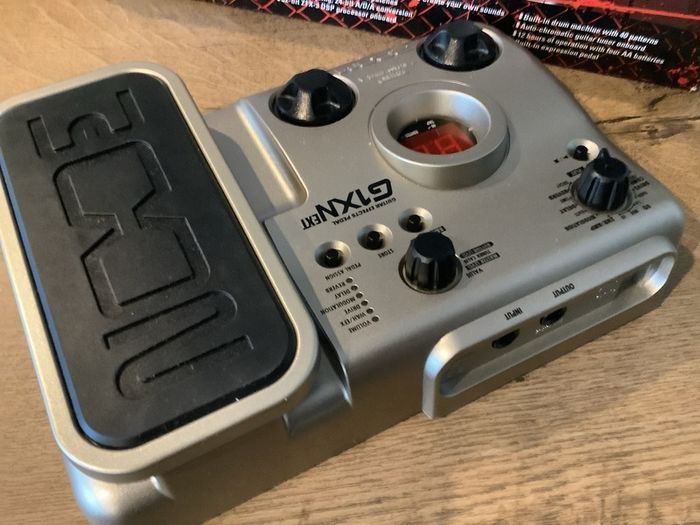 Zoom G1XNext multi-effects pedal box
