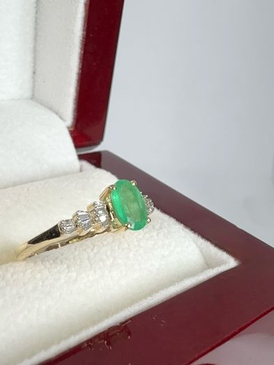 Gold 14K Yellow Gold Boyaca Colombian Emerald & Diamond Ring