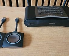 Barco ClickShare CSE-200 Wireless Presentation System + 2 Buttons