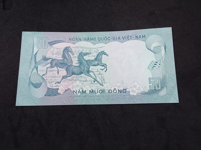 National Bank of Vietnam : 50 Dong Banknote , South Vietnam , 1972 - ( Vietnam War Era )
