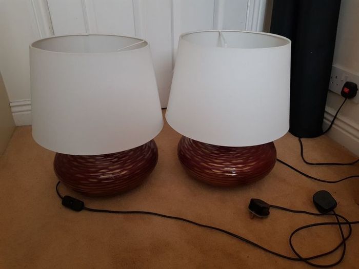 2 matching lamps